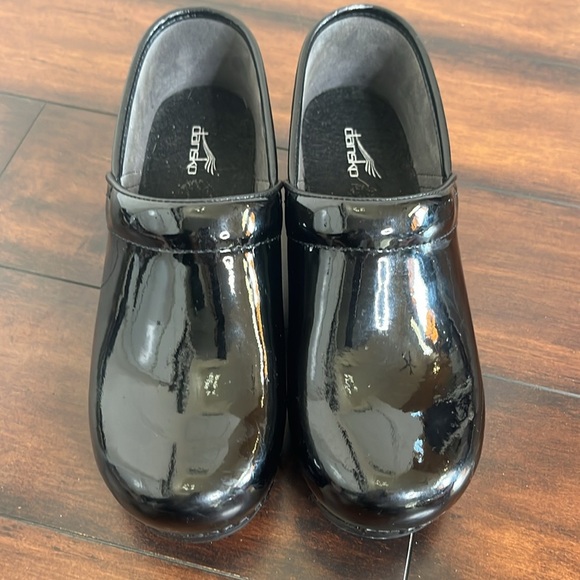 Dansko Professional Clogs Women's 40 Black Patent Leather Slip On Comfort Shoes - Picture 4 of 12